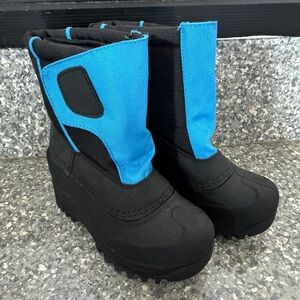 Snow Boots Boys size 9